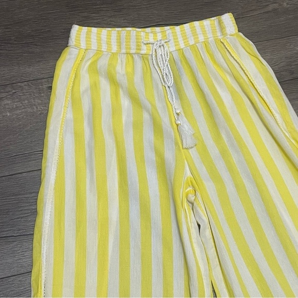 Abercrombie & Fitch Wide Leg Beach Pants Yellow White Stripe Split Leg Sz XS NWT - Picture 4 of 9